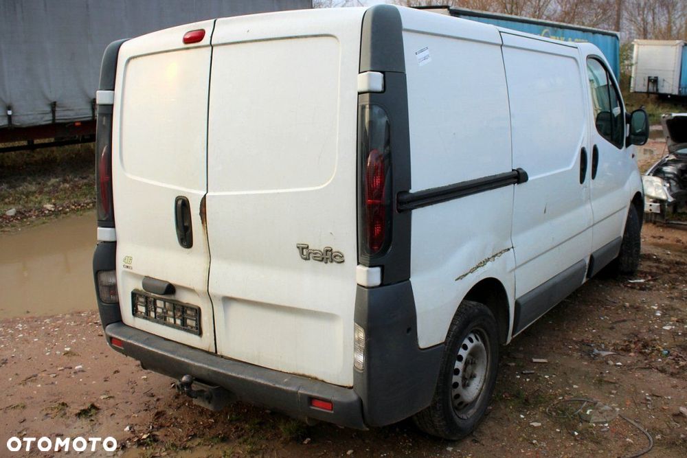 Renault Trafic II 2006 1.9DCI F9Q762 Bus (MASKA, ZDERZAK, LAMPA, BŁOTNIK, DRZWI, SZYBA, FOTEL) - 5