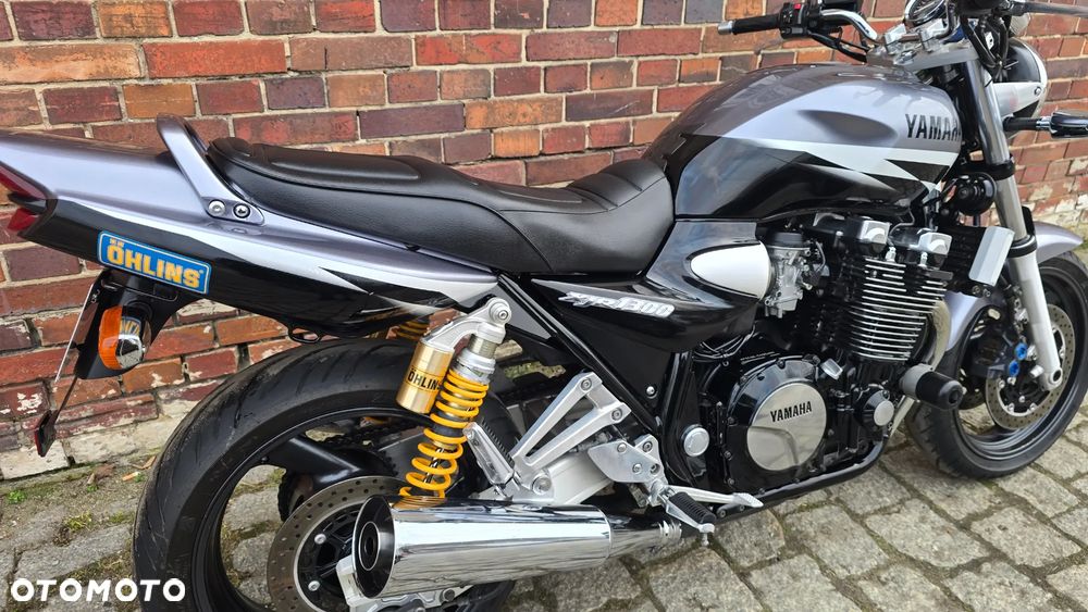 Yamaha XJR - 17