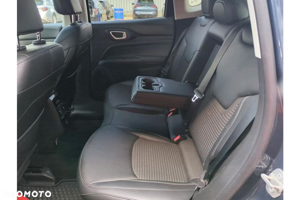 Jeep Compass - 8