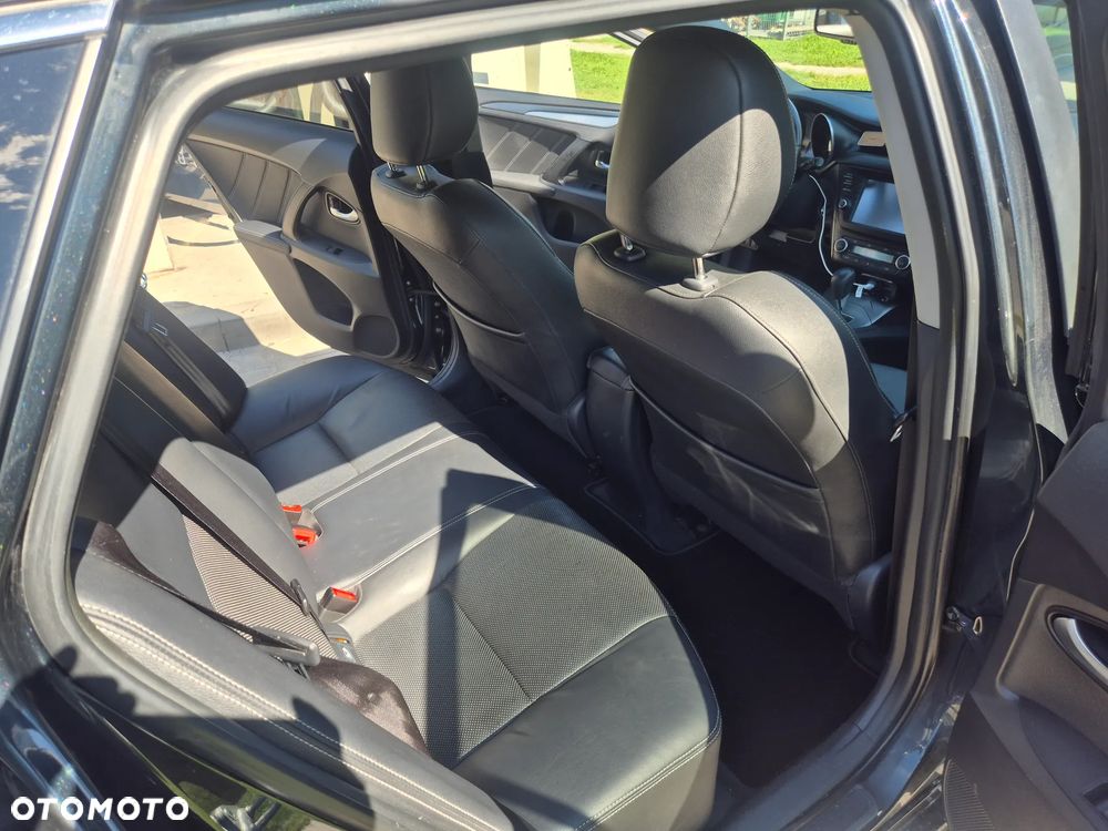 Toyota Avensis 1.8 Prestige MS - 9
