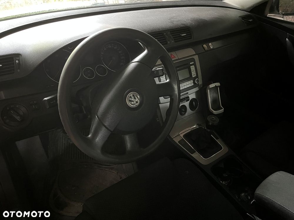 Volkswagen Passat - 2