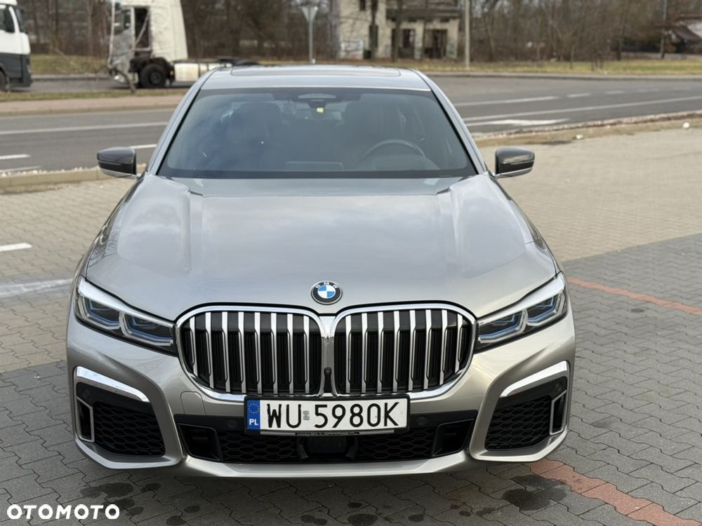 BMW Seria 7 750i xDrive sport - 3