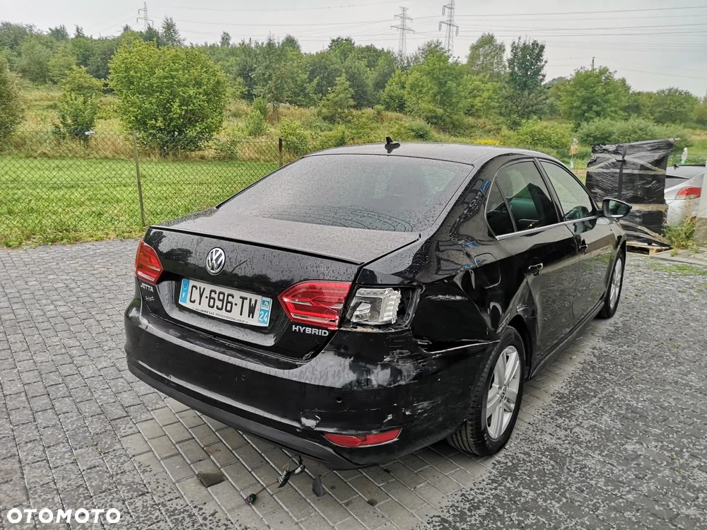 Volkswagen Jetta - 4