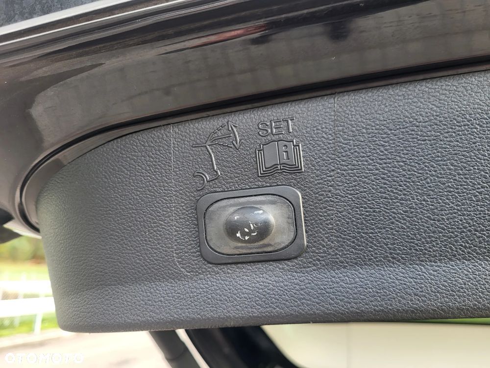 Ford Kuga 2.0 TDCi 4x4 Titanium - 36