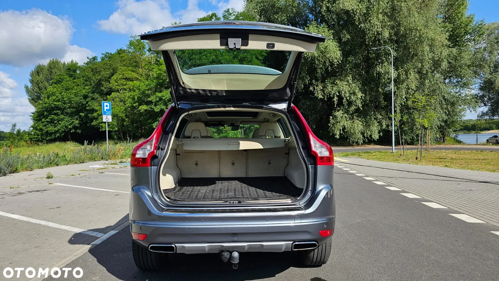 Volvo XC 60 D5 AWD Summum - 11