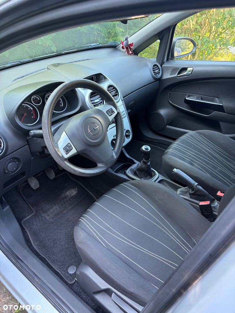 Opel Corsa - 8