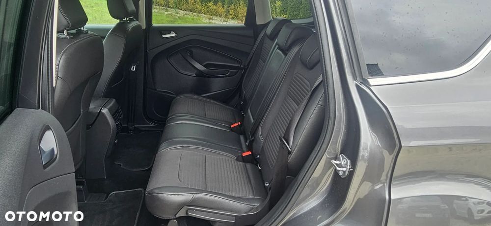 Ford Kuga 2.0 TDCi 2x4 Titanium - 28