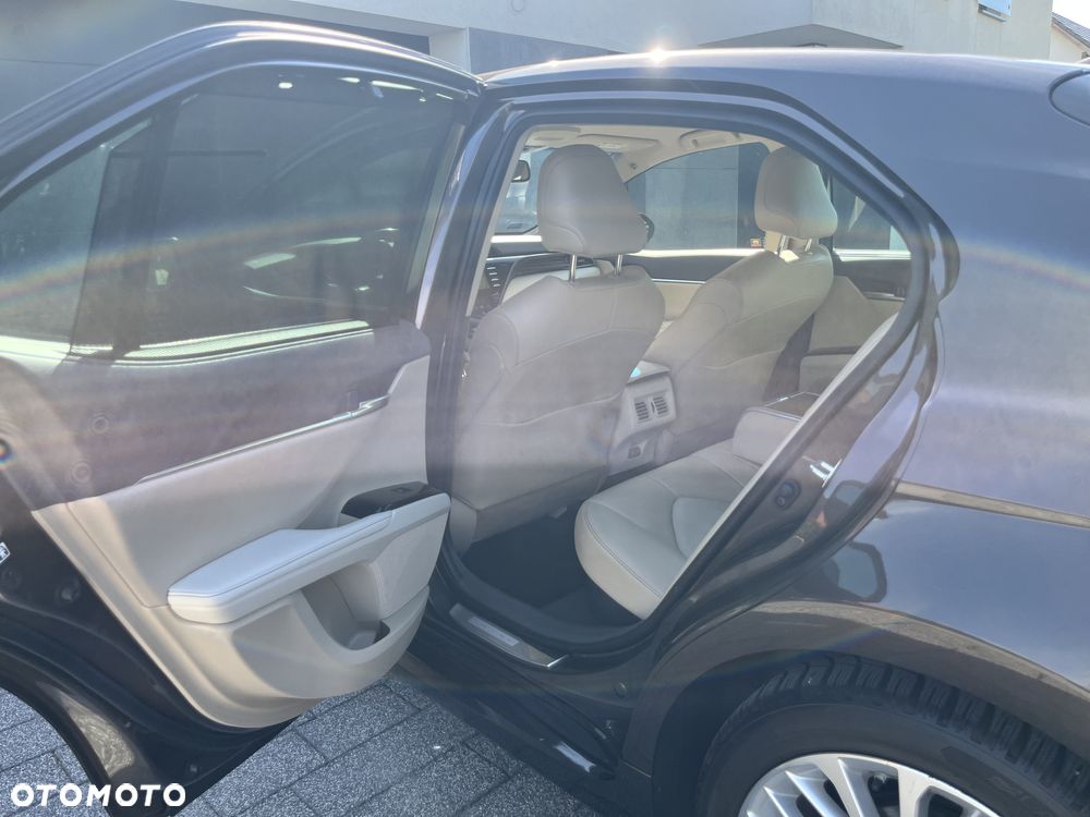 Toyota Camry 2.5 Hybrid Executive CVT - 16
