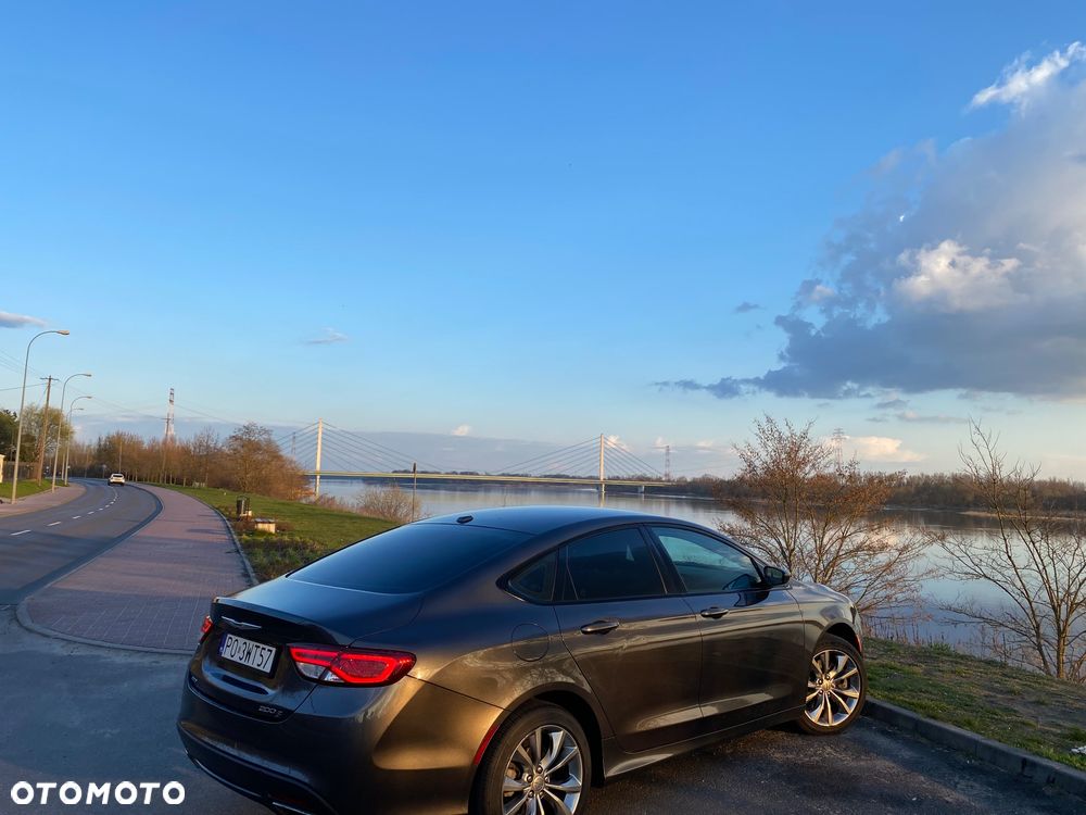 Chrysler 200 - 5