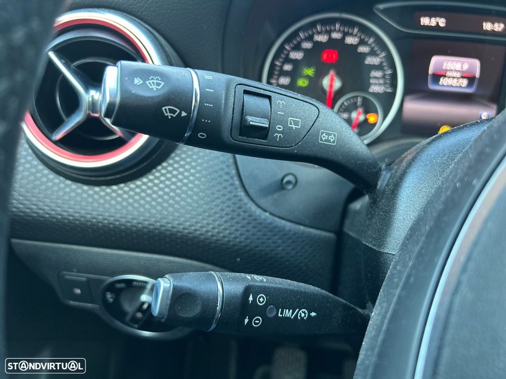 Mercedes-Benz A 180 d AMG Line - 24