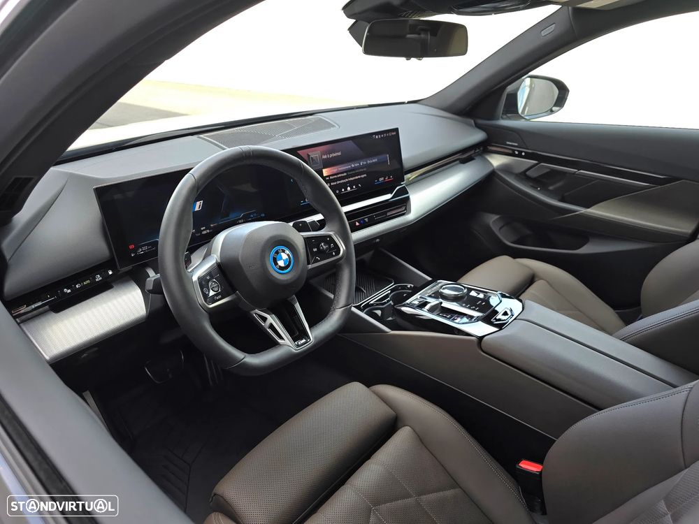 BMW 530 e Pack Desportivo M Pro - 19