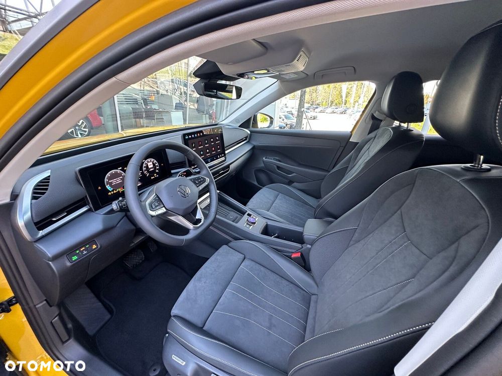 Volkswagen T-Roc - 12