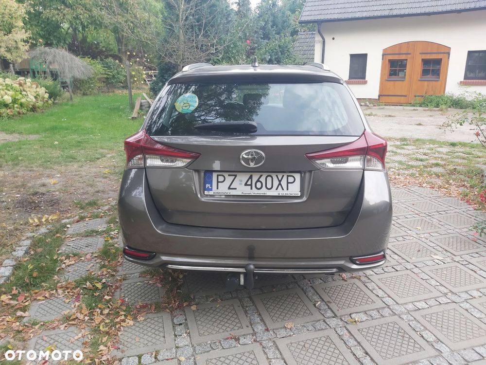 Toyota Auris 1.6 Premium - 23
