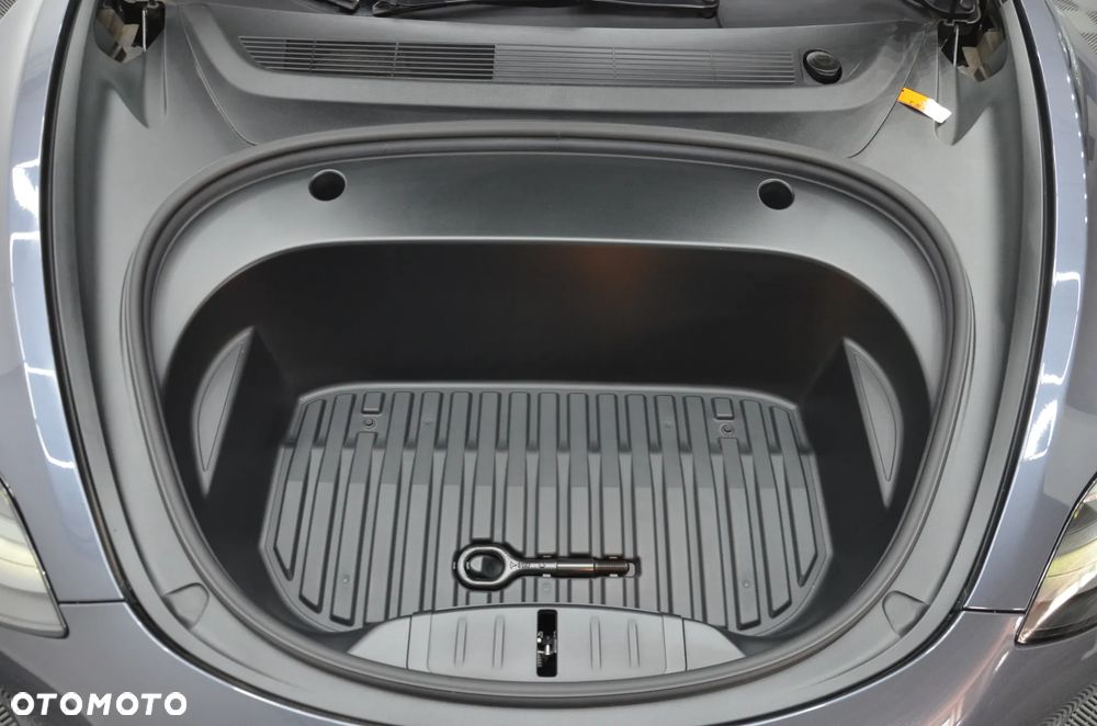 Tesla Model 3 Langstreckenbatterie Allradantrieb Dual Motor - 23