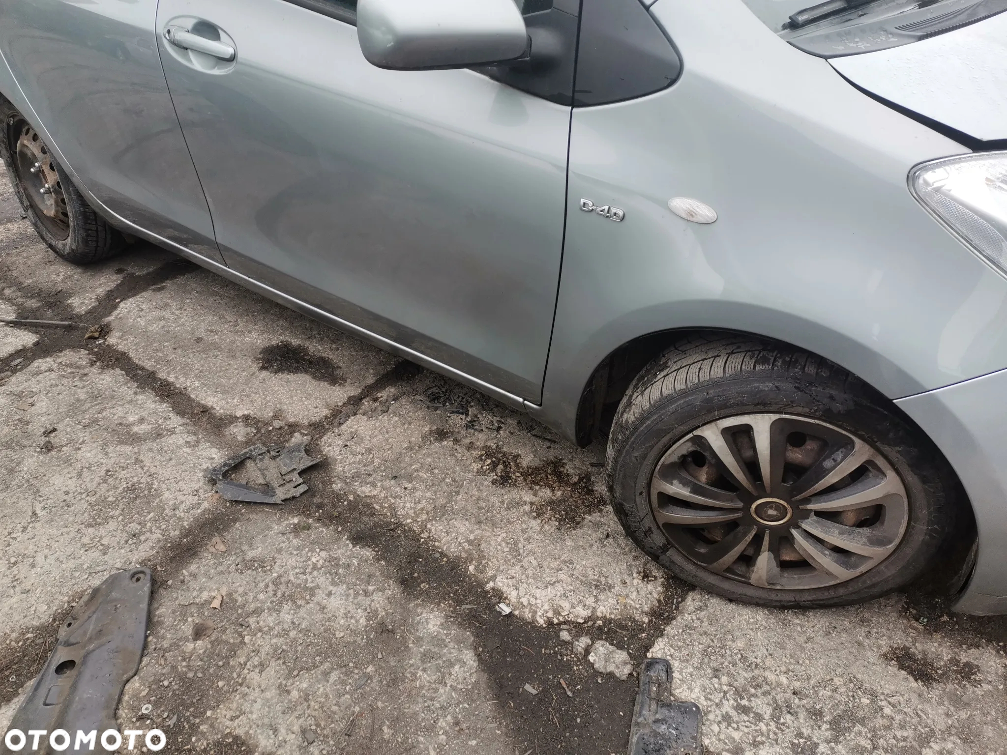 Toyota Yaris II 1.4 D4D silnik skrzynia  lak 1F8 - 7