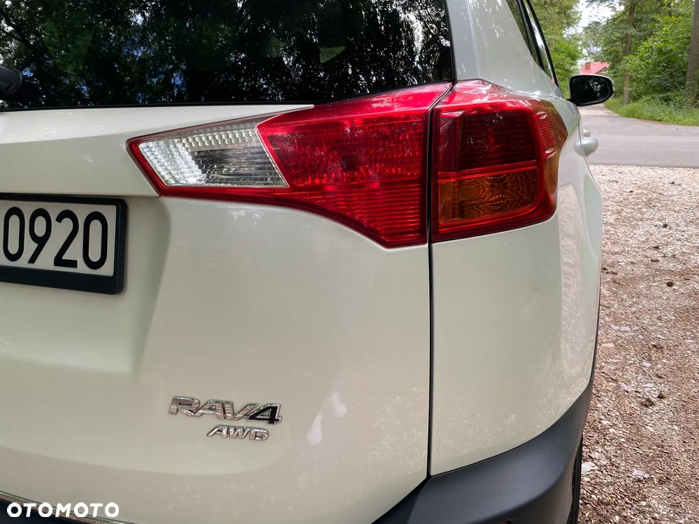 Toyota RAV4 2.0 D-4D Premium - 12