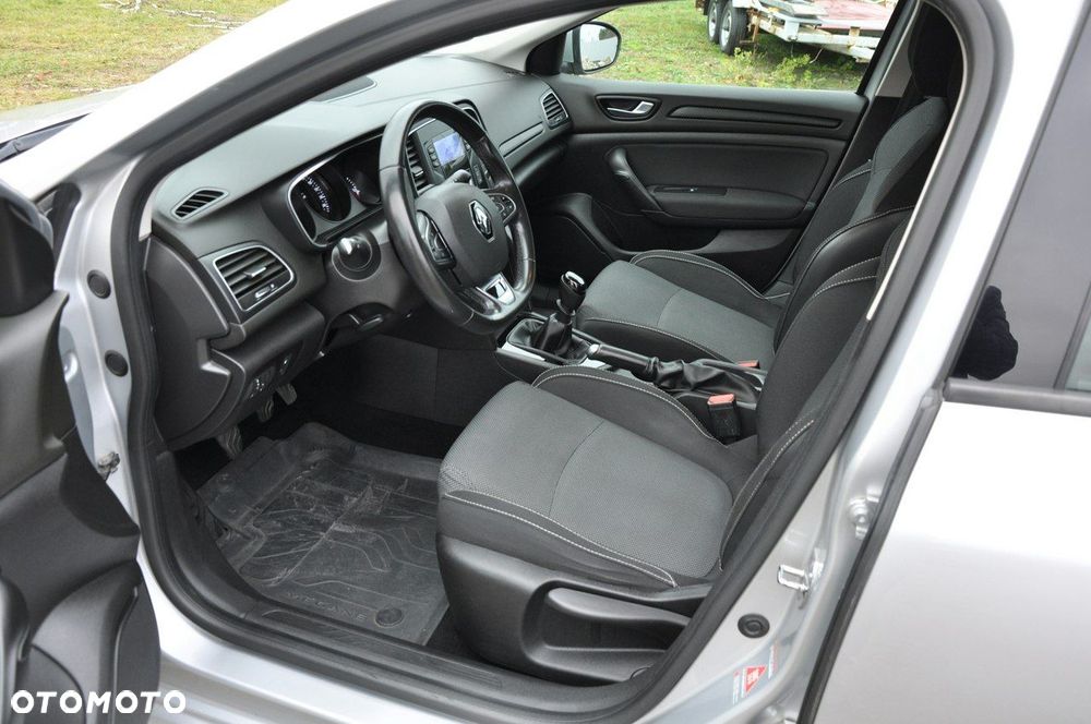 Renault Megane 1.6 SCe Life - 9