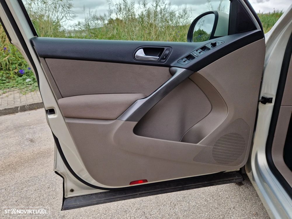 VW Tiguan 2.0 TDI DPF 4Motion Track & Field - 11