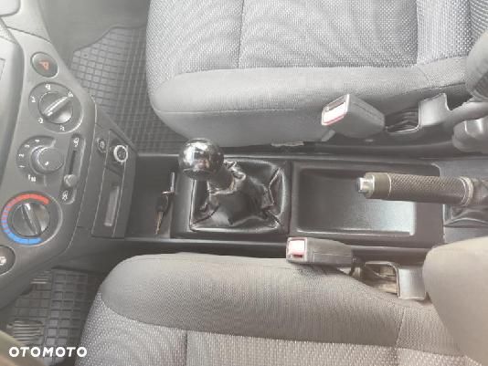 Chevrolet Aveo - 12