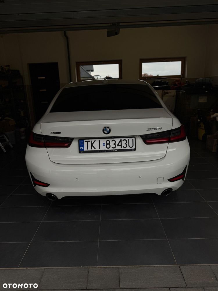 BMW Seria 3 330i xDrive M Sport sport - 3
