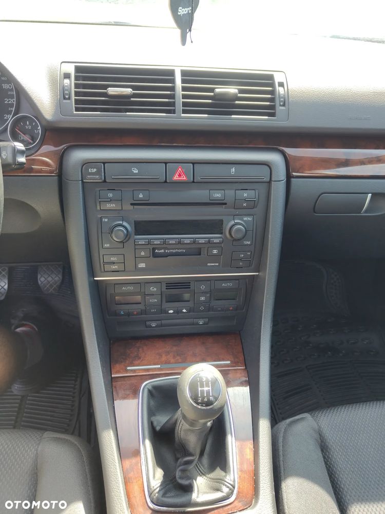 Audi A4 Limousine - 19