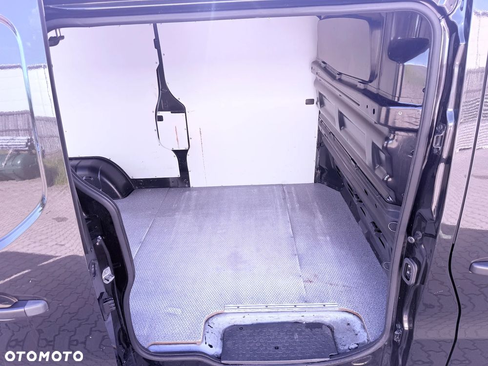 Renault TRAFIC - 8