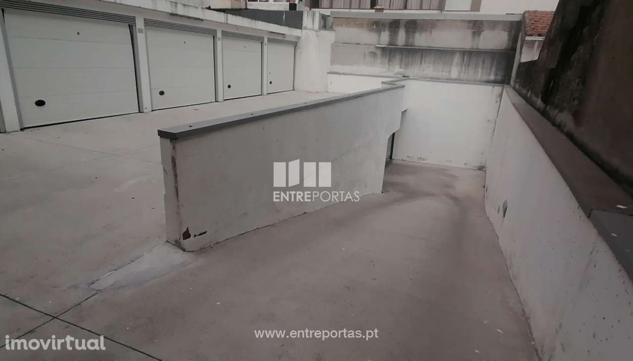 Venda de lugar de garagem próxima do mar, na Póvoa de Varzim - Grande imagem: 2/3