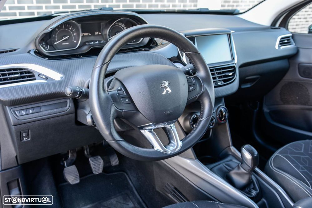 Peugeot 2008 1.5 BlueHDi Signature - 3