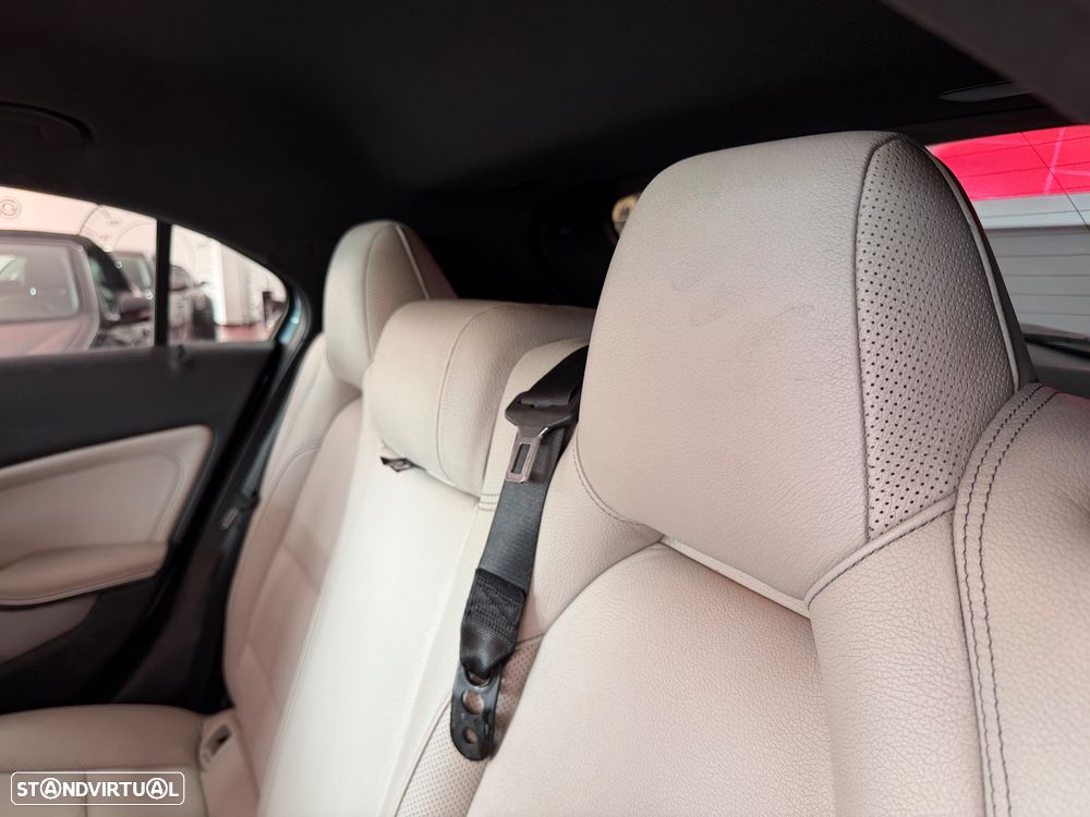 Mercedes-Benz A 180 CDI AMG Line - 28