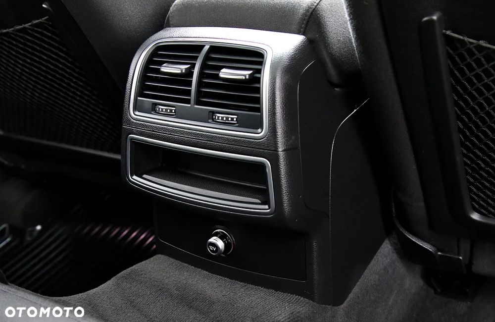 Audi A6 Avant 2.0 TDI quattro S tronic - 38