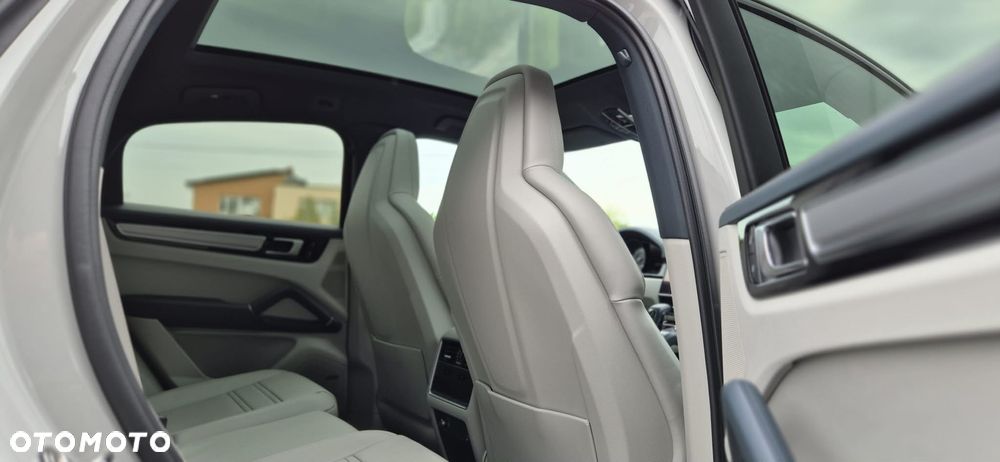 Porsche Cayenne - 17