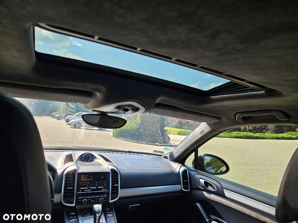 Porsche Cayenne - 35