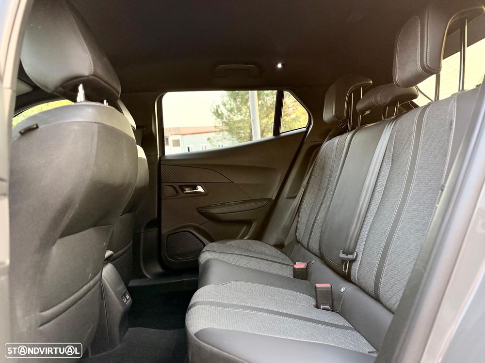 Peugeot 2008 1.2 PureTech Allure Pack - 17