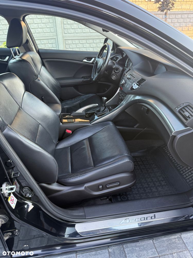 Honda Accord 2.0 Executive - 19