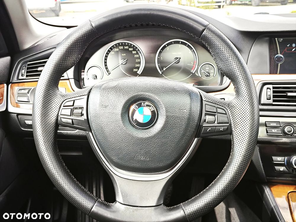 BMW Seria 5 525d Sport-Aut - 14