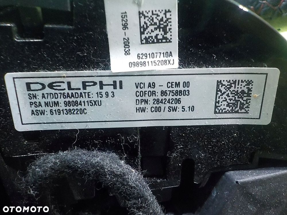 PEUGEOT 308 II GT 1.2 B AUT 16r HB 5D kierownica skorzana 619138220C - 11