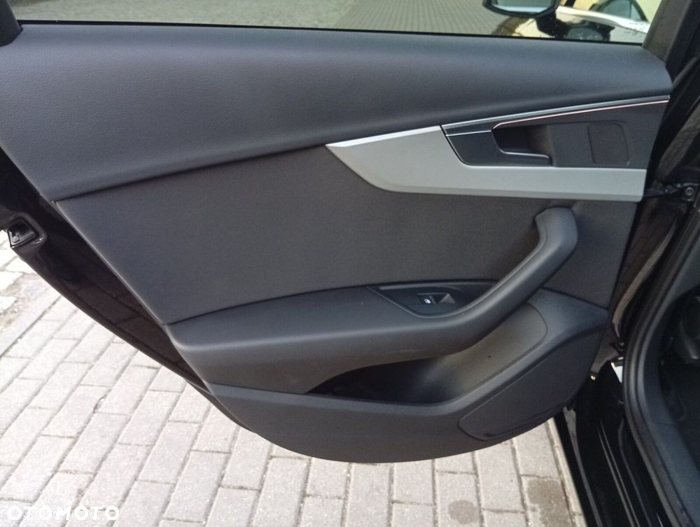 Audi A4 Limousine - 9