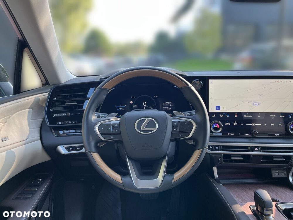 Lexus RX 450h+ Omotenashi - 7