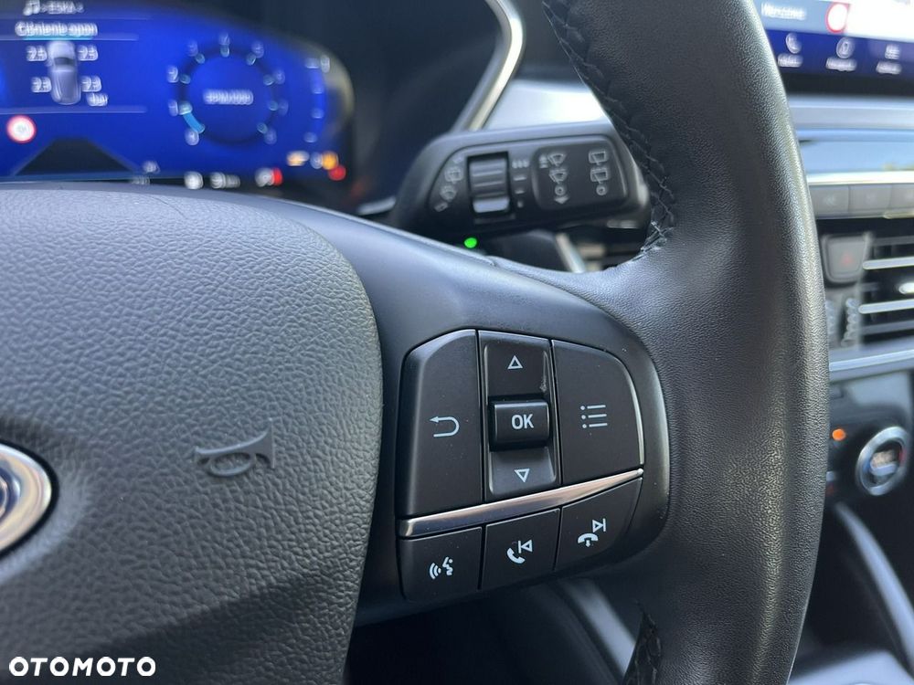 Ford Kuga 1.5 EcoBoost TITANIUM - 24
