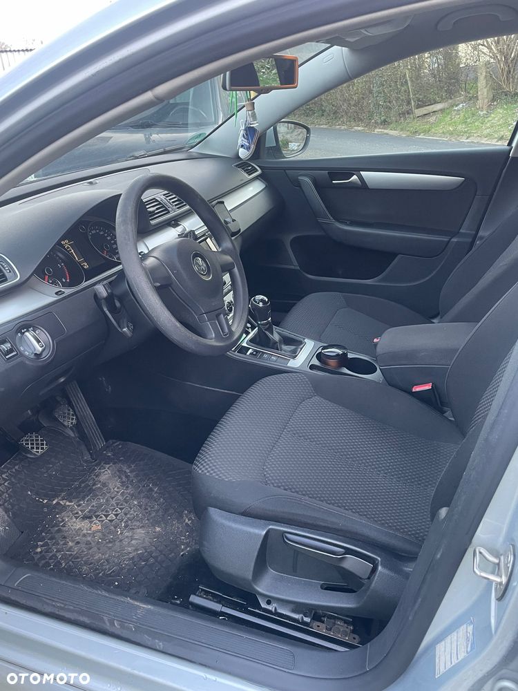 Volkswagen Passat 2.0 Blue TDI SCR Comfortline - 8