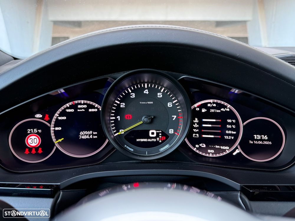 Porsche Cayenne - 24