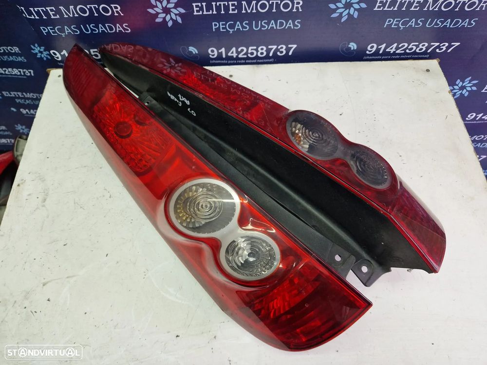 Farolins usados FORD FIESTA V 5 RESTYLE farolim - 2