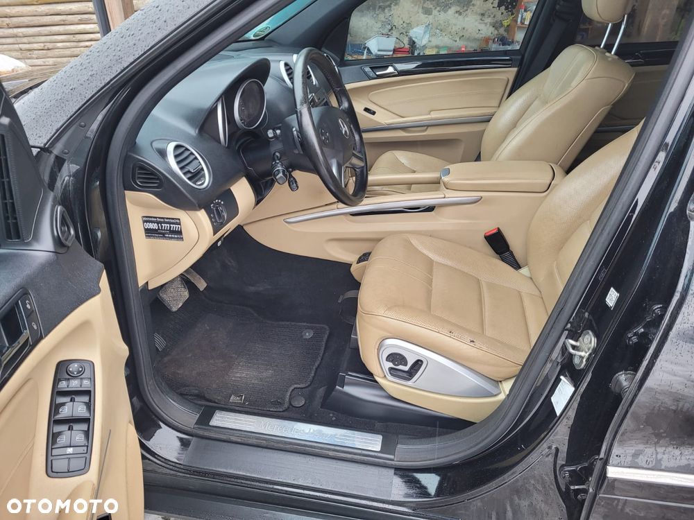 Mercedes-Benz ML - 11