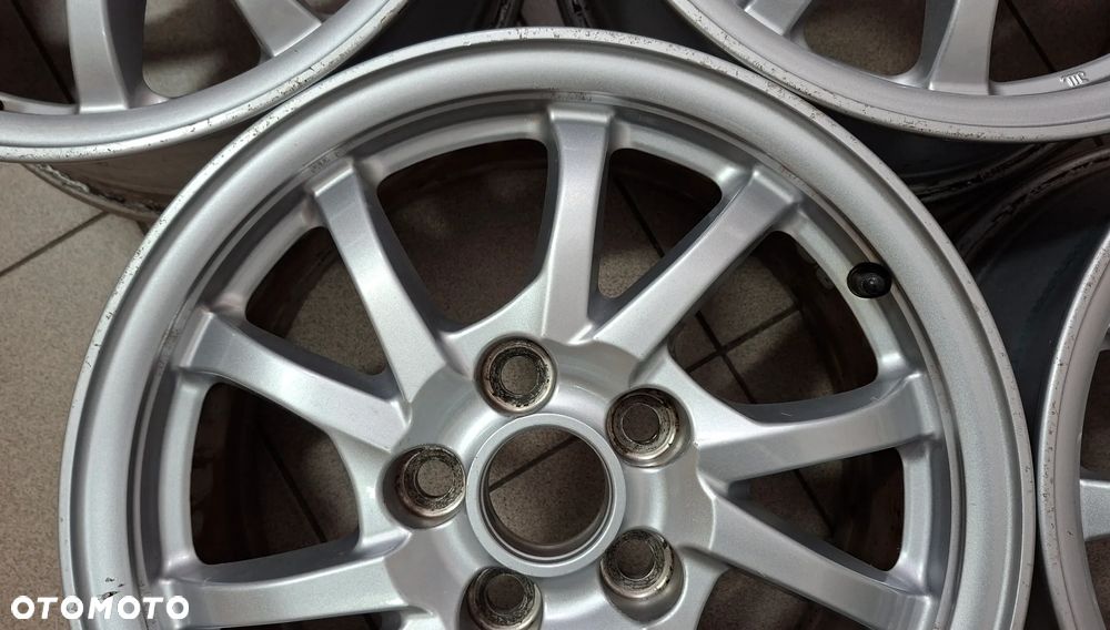 Felgi Aluminiowe 16 Toyota Prius Plus 5x114.3 39 - 8