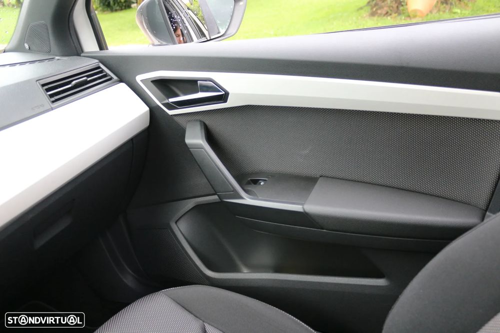 SEAT Arona 1.0 TSI Xcellence — fotografia 22
