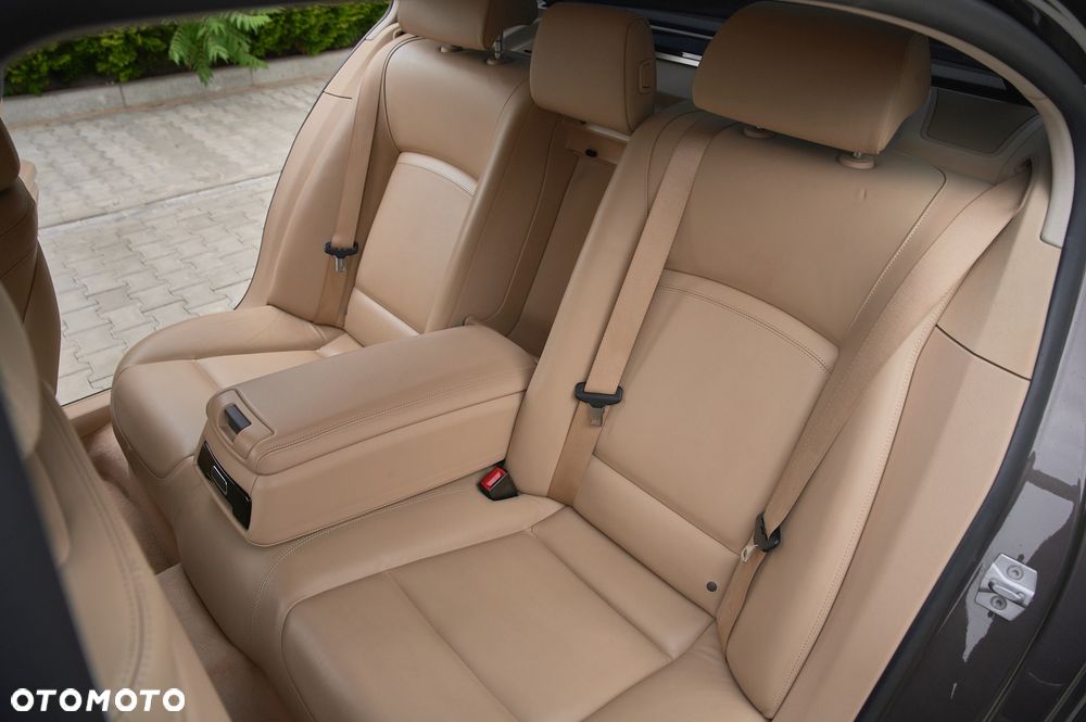 BMW Seria 7 750d xDrive Blue Performance Edition Exclusive - 26