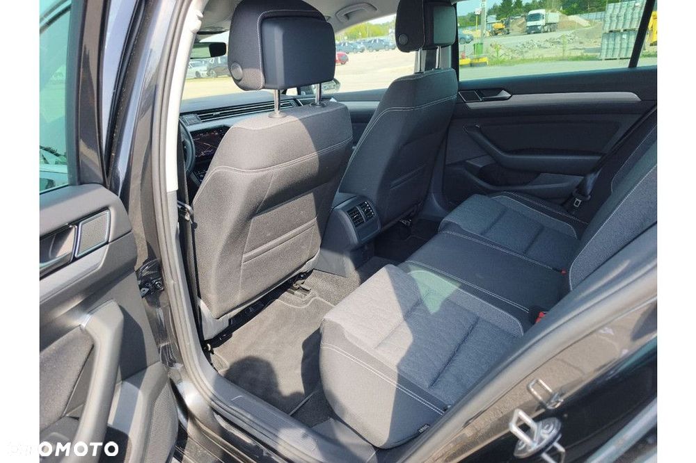Volkswagen Passat Variant 2.0 TDI SCR DSG - 7