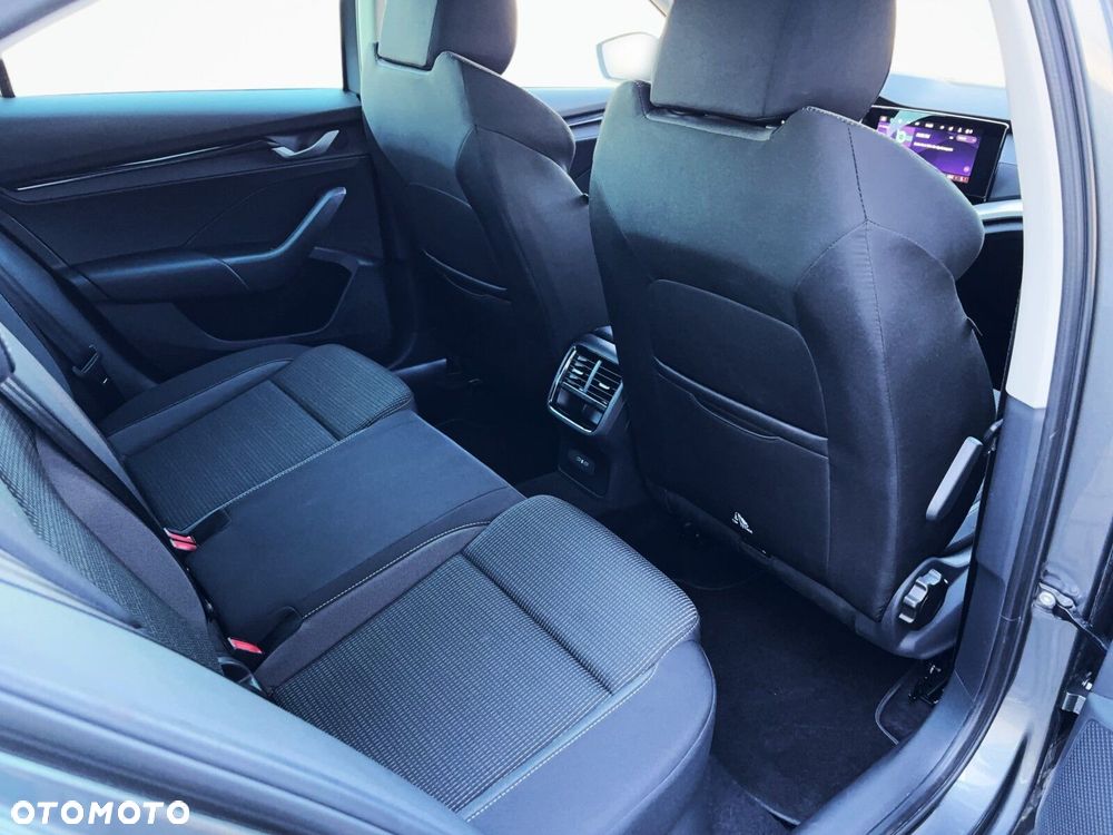 Skoda Octavia 2.0 TDI Selection DSG - 17