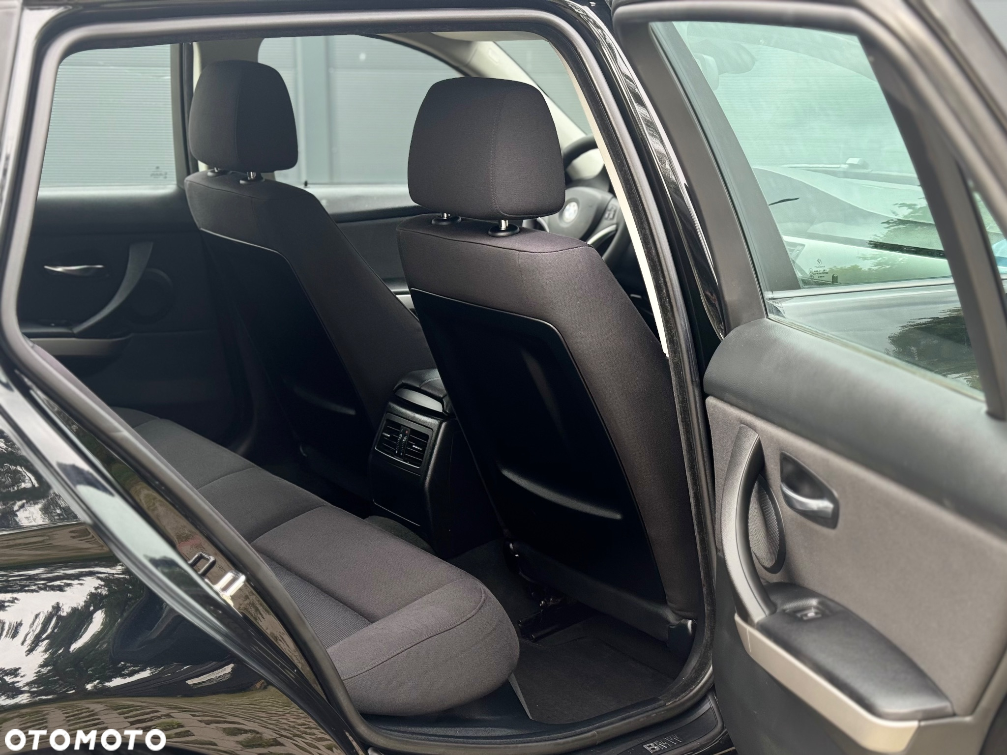 BMW Seria 3 318i Touring - 30
