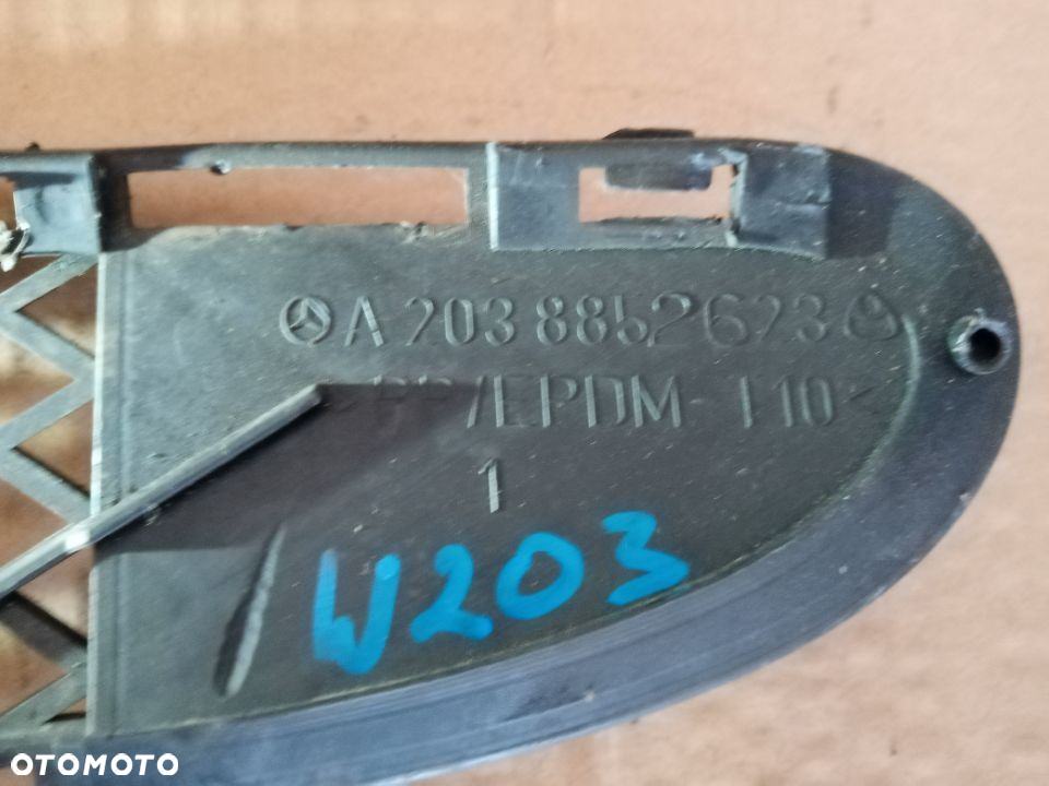 Kratka zderzaka środkowa przód Mercedes C-Klasa W203 A2038852623 - 4